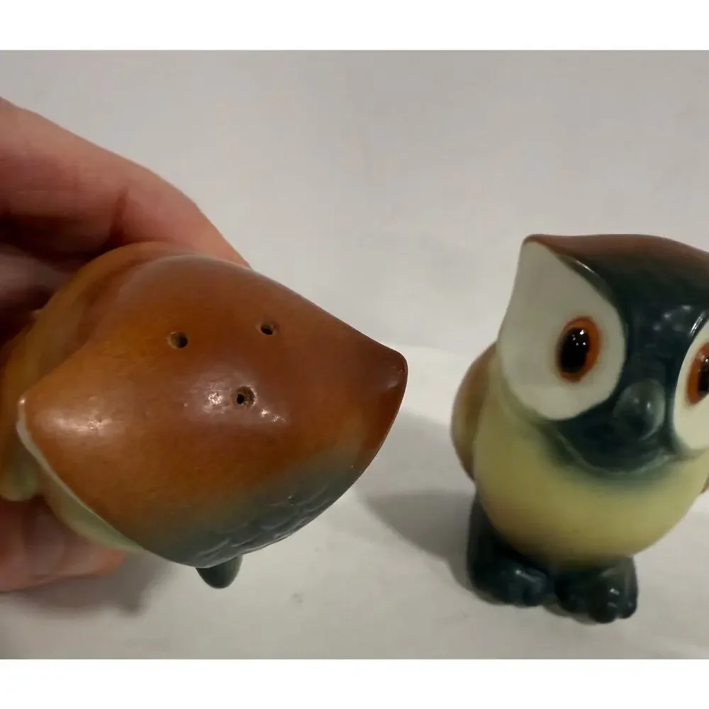 VINTAGE 1970s Japan Owl Salt Pepper Shaker Pair Ceramic Brown Green Kitsch Decor